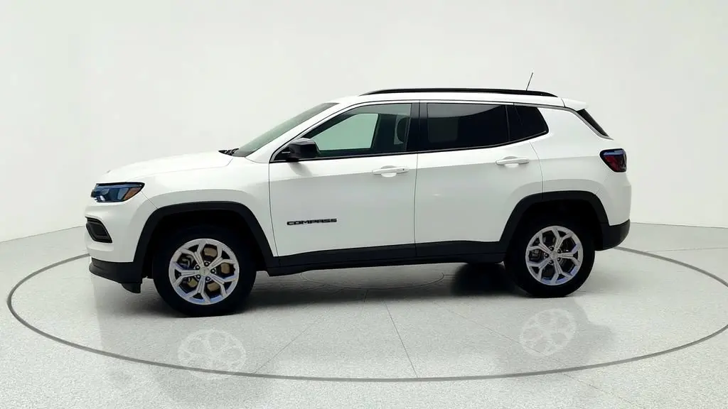 2024 Jeep Compass Latitude 4X4 photo 4