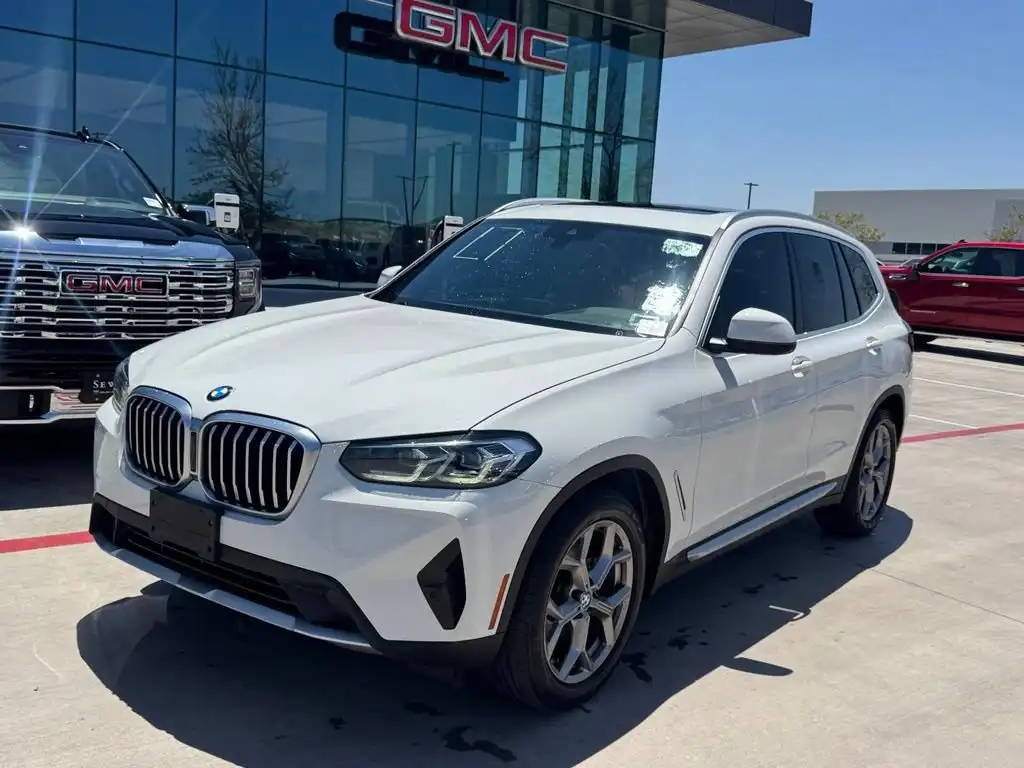 2022 BMW X3 sDrive30i's photo
