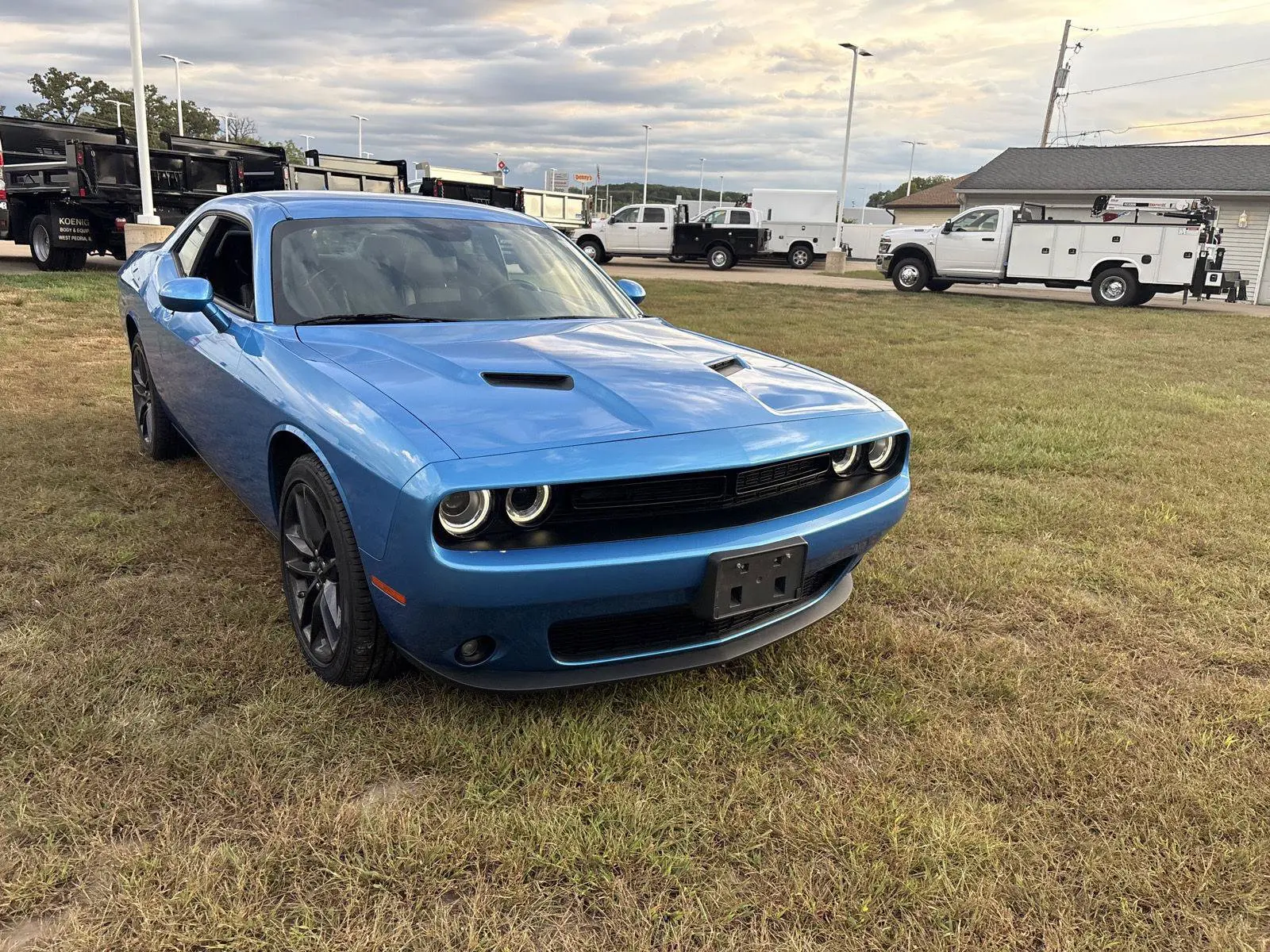 2023 Dodge Challenger SXT AWD Auto photo 3