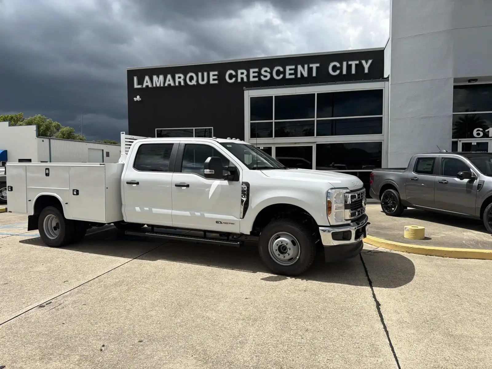 2026 Ford F-350 XL 4WD Crew Cab DRW 179 in's photo