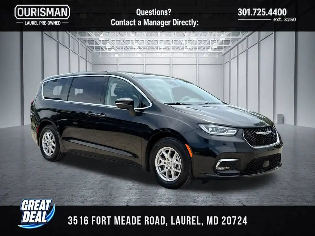 2023 Chrysler Pacifica Touring L's photo