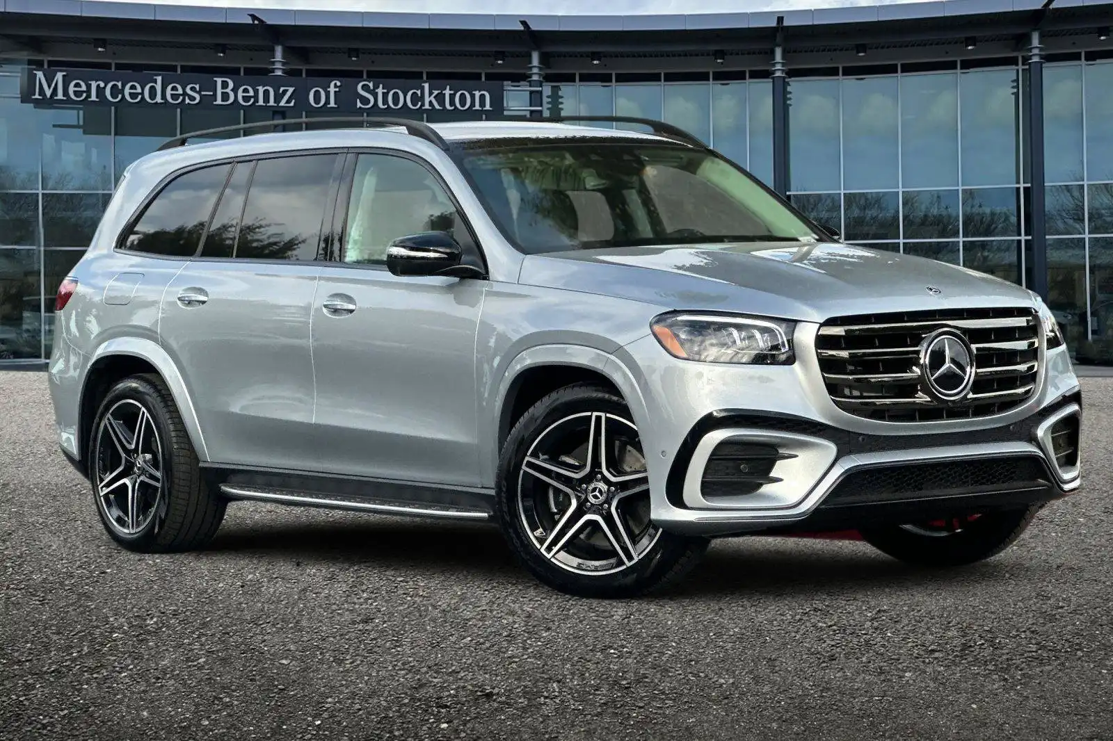 2026 Mercedes-Benz GLS GLS450 4MATIC's photo
