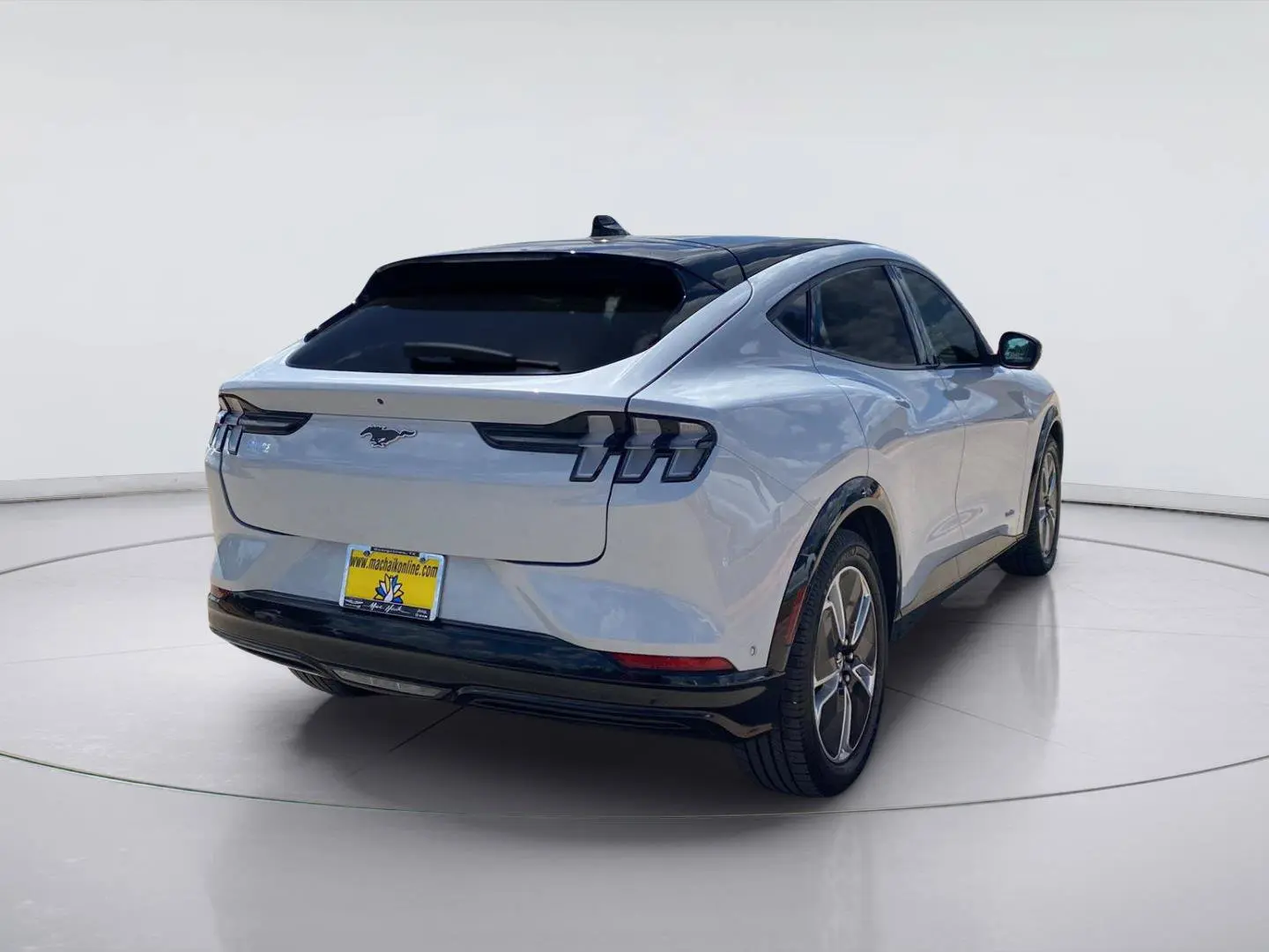 2023 Ford Mustang-Mach-e Premium photo 5