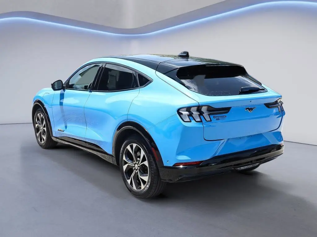 2023 Ford Mustang-Mach-e Premium photo 5