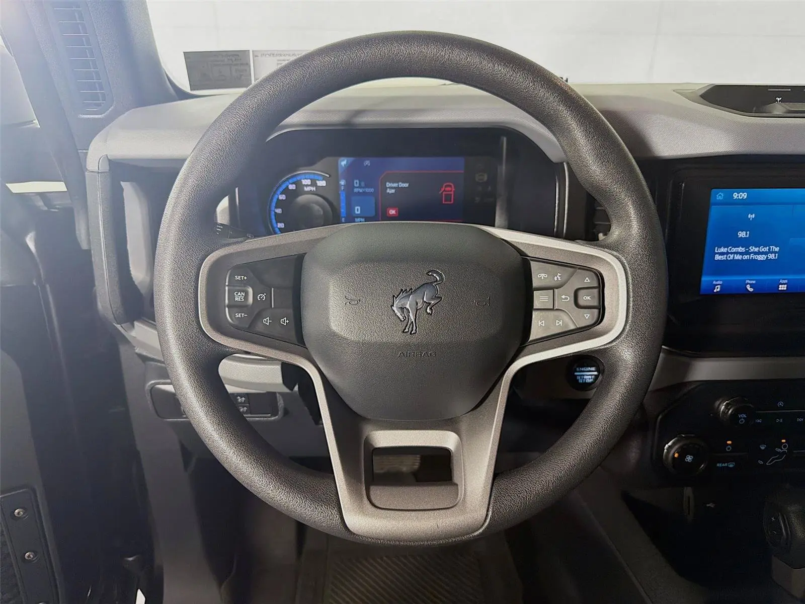 2021 Ford Bronco Base Advanced 4x4 photo 4