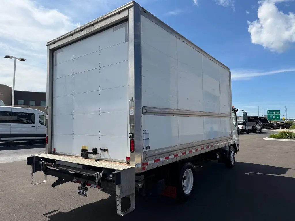 2018 Isuzu NPR-HD undefined photo 5