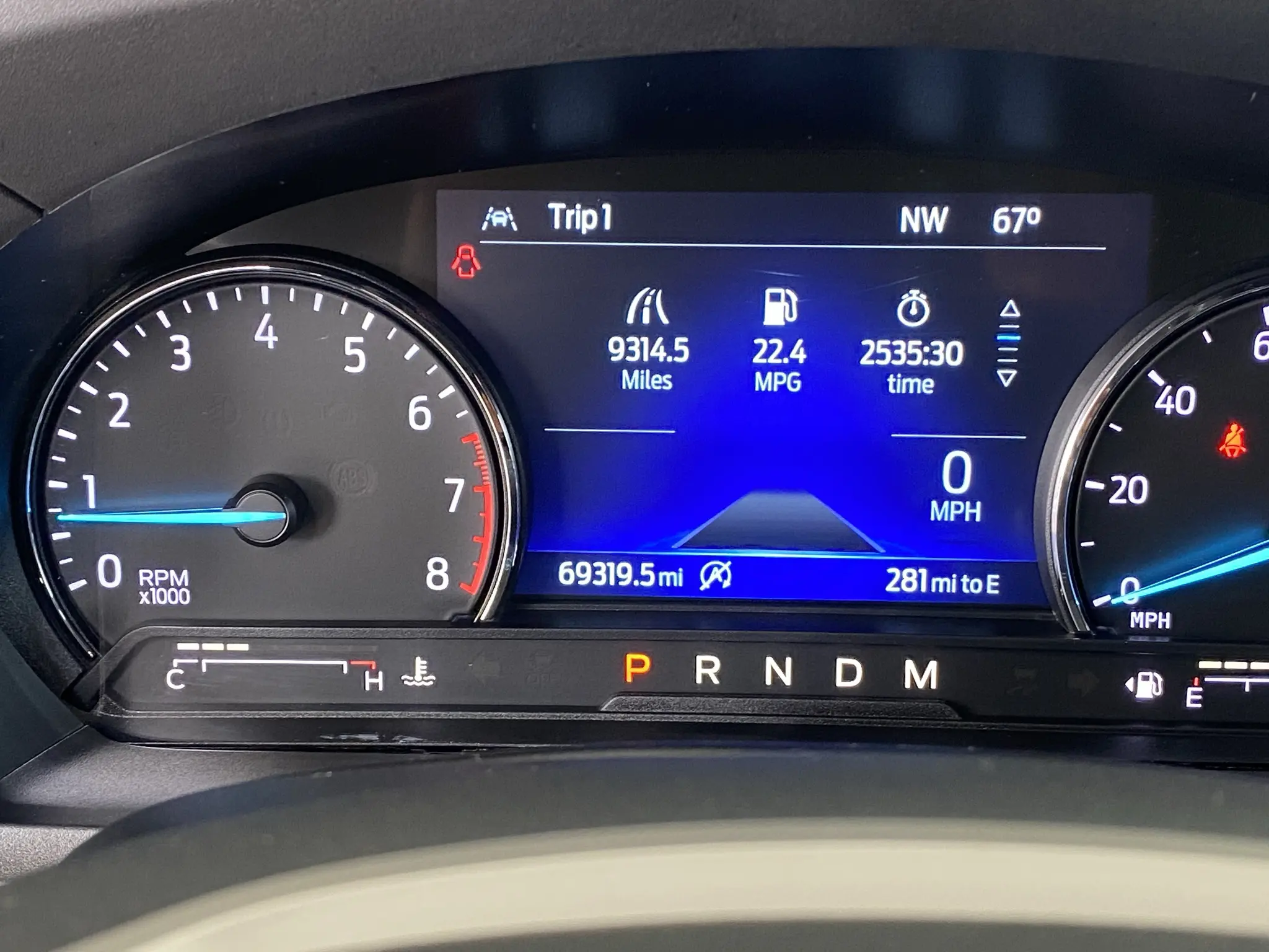 2020 Ford Explorer XLT 4WD photo 5