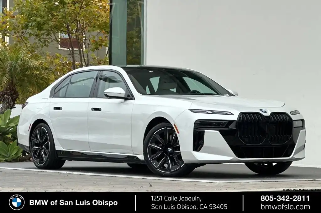 2024 BMW i7 eDrive50's photo