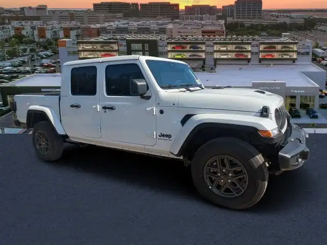 2026 Jeep Gladiator Sport S Auto's photo
