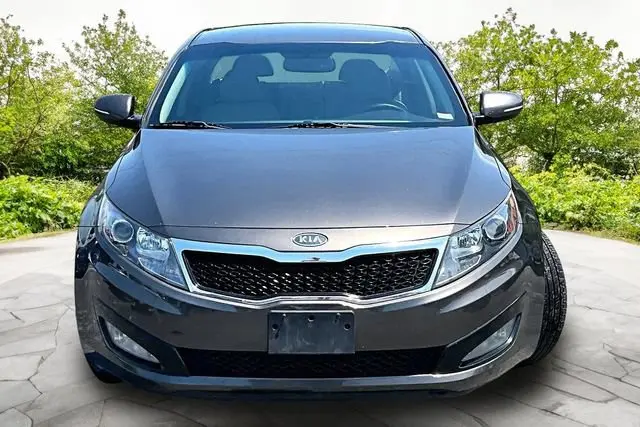 2011 Kia Optima EX Auto photo 3