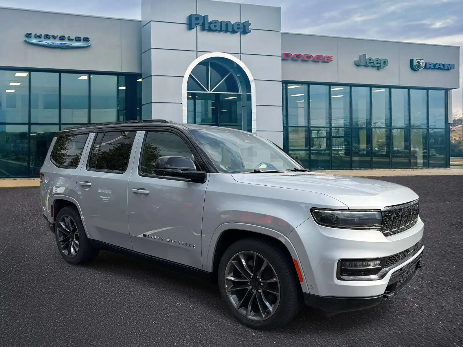 2025 Jeep Grand Wagoneer Series II Obsidian 4WD's photo