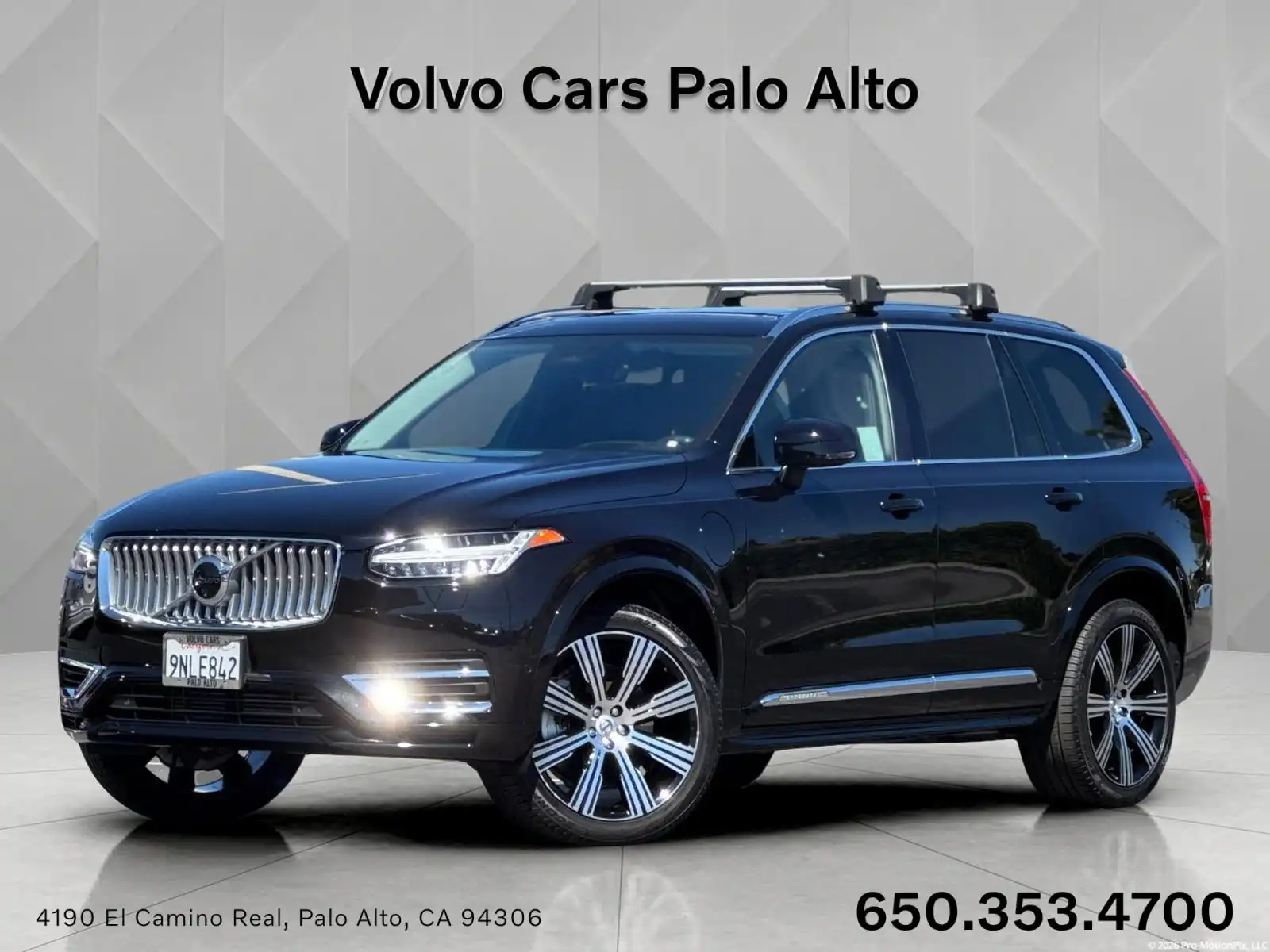 2024 Volvo XC90 T8 Recharge Ultimate Bright Theme 4WD's photo