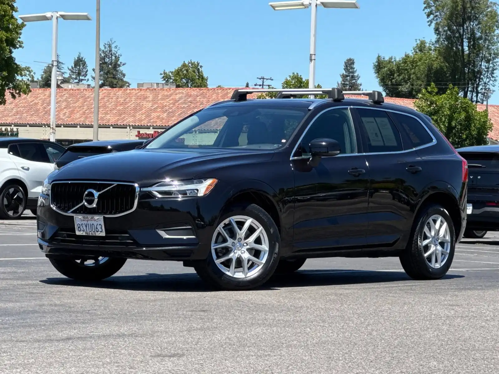 2020 Volvo XC60 T5 Momentum AWD's photo