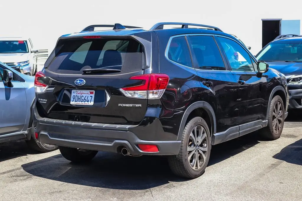 2021 Subaru Forester Limited photo 3