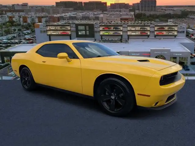 2018 Dodge Challenger SXT's photo