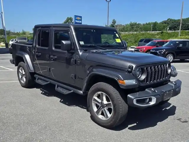 2024 Jeep Gladiator Sport S's photo