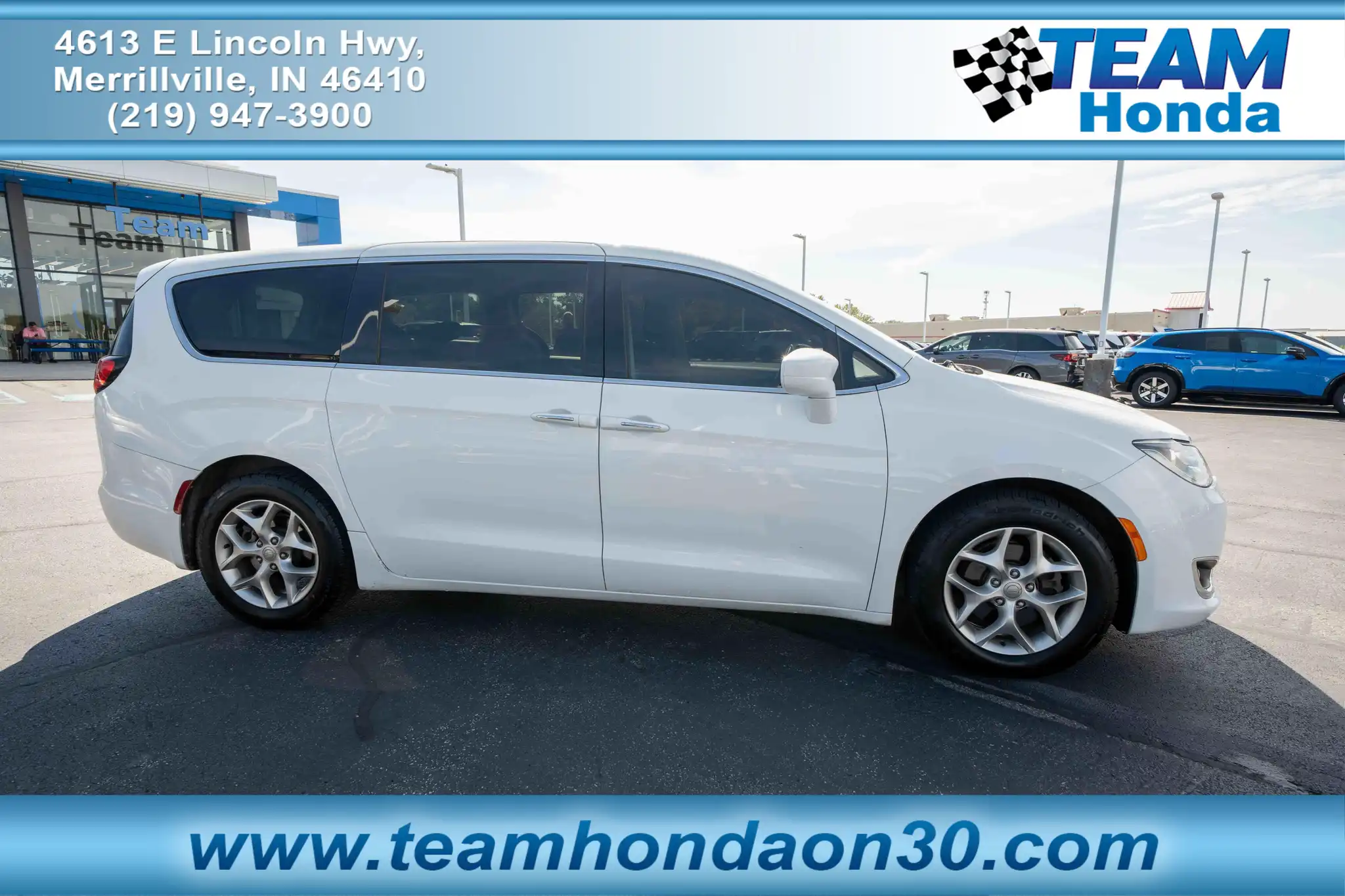 2018 Chrysler Pacifica Touring Plus's photo