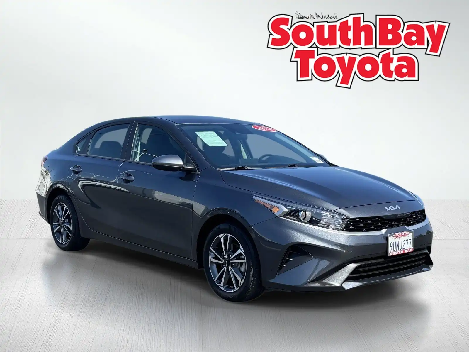 2024 Kia Forte LXS AT's photo