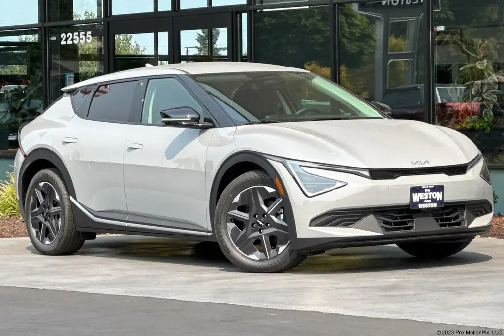 2026 Kia EV6 L Light R photo 1