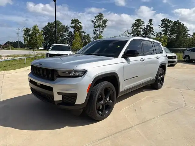 2023 Jeep Grand Cherokee L Altitude 4x4's photo