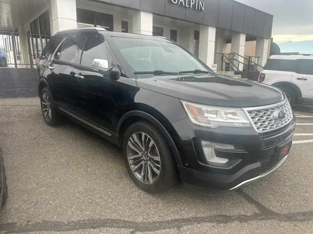 2017 Ford Explorer Platinum 4WD's photo