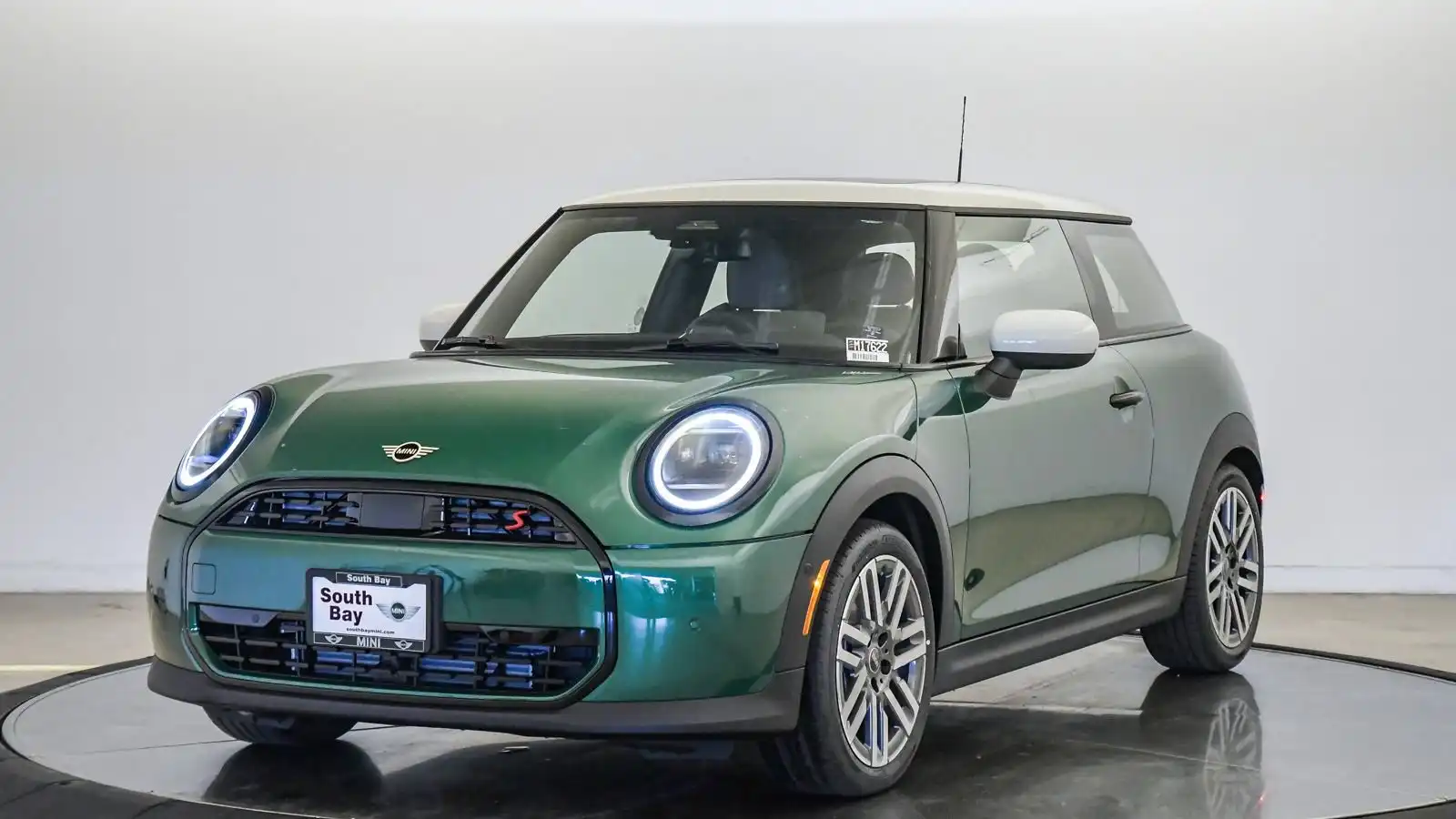 2026 MINI Hardtop Cooper S's photo