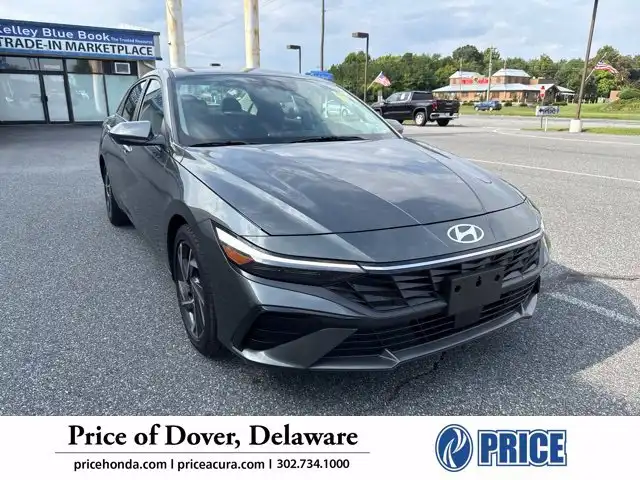 2025 Hyundai Elantra 2.0 SEL Convenience IVT's photo