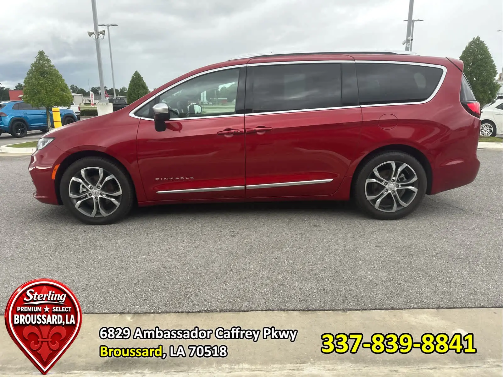 2025 Chrysler Pacifica Pinnacle photo 3