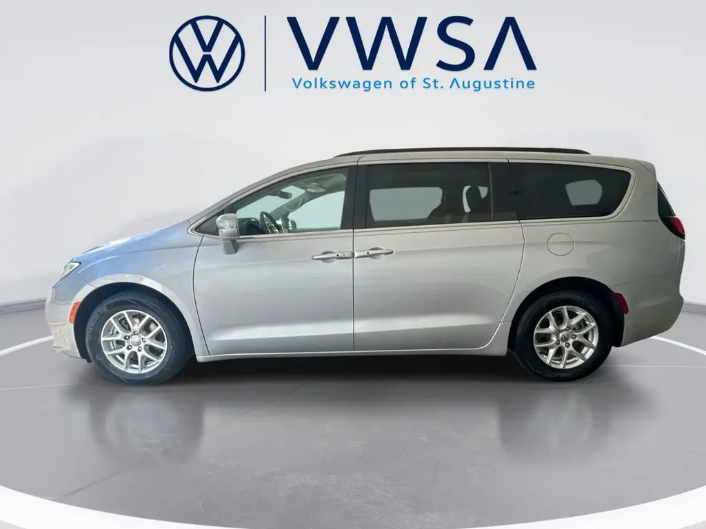 2022 Chrysler Pacifica Touring L photo 5