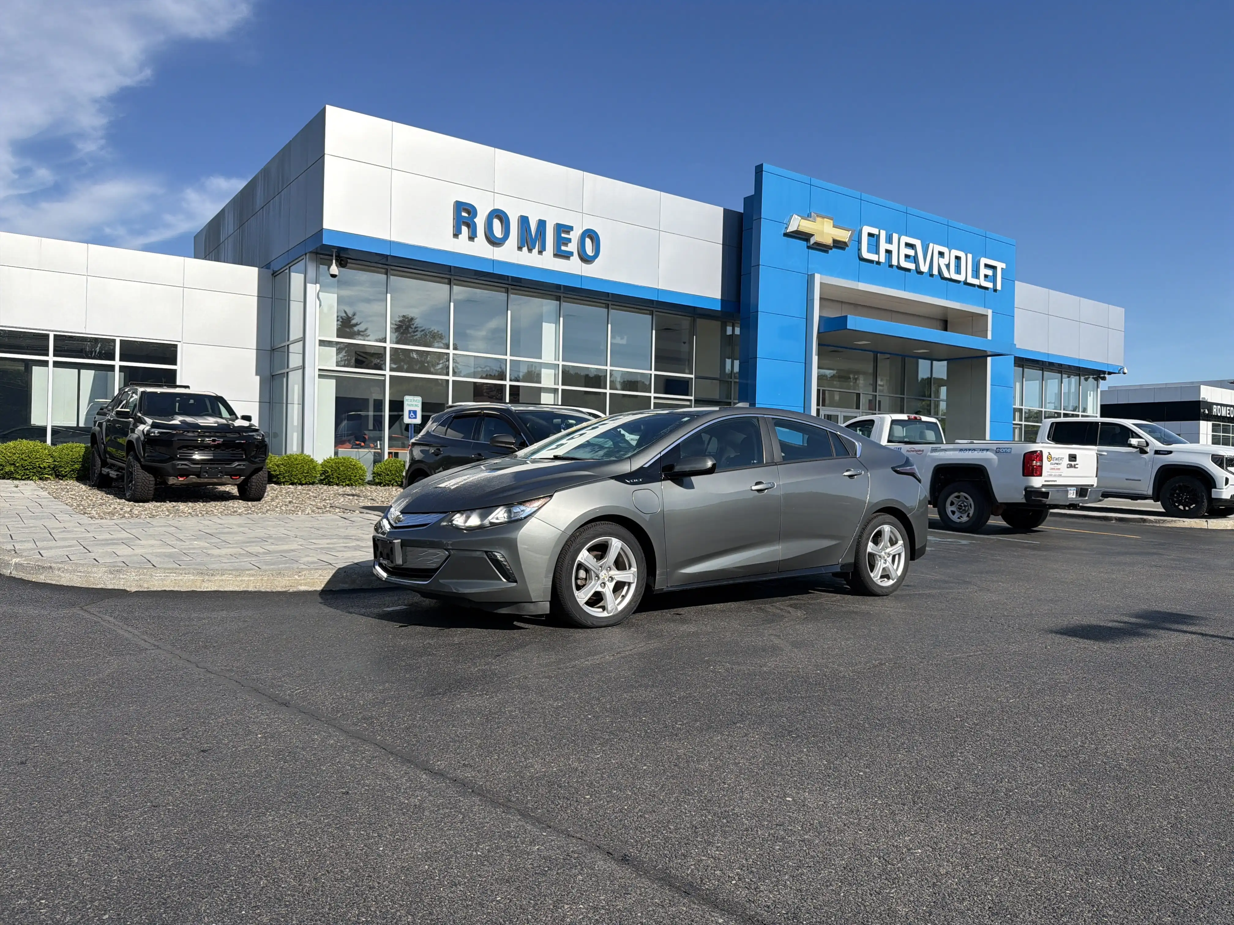 2017 Chevrolet Volt LT's photo