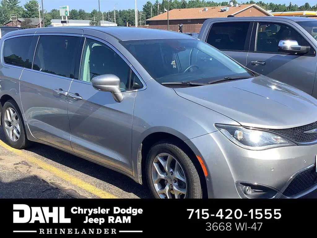 2019 Chrysler Pacifica Touring Plus photo 1