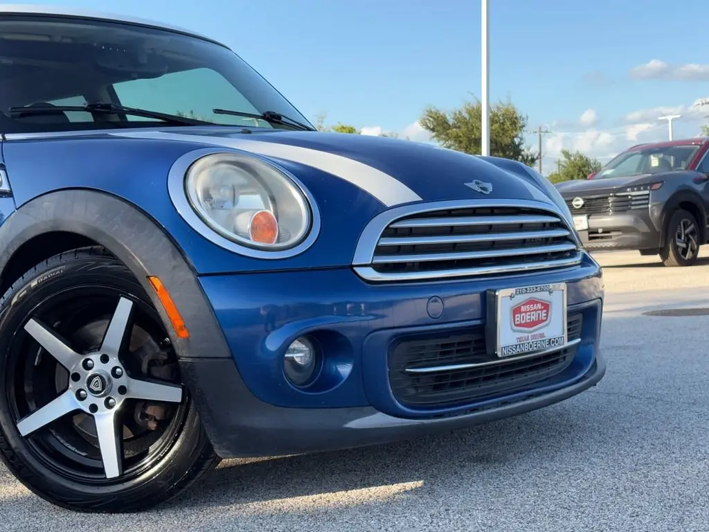 2012 MINI Cooper Base photo 3
