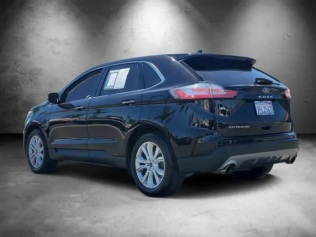 2022 Ford Edge Titanium AWD photo 4