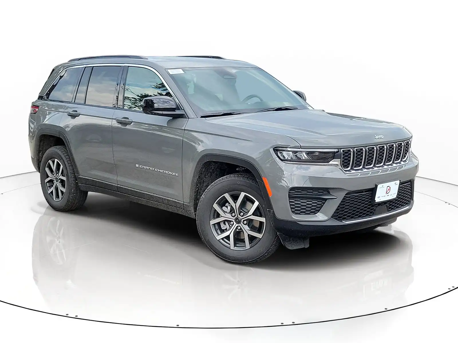 2027 Jeep Grand Cherokee Laredo X 4WD's photo