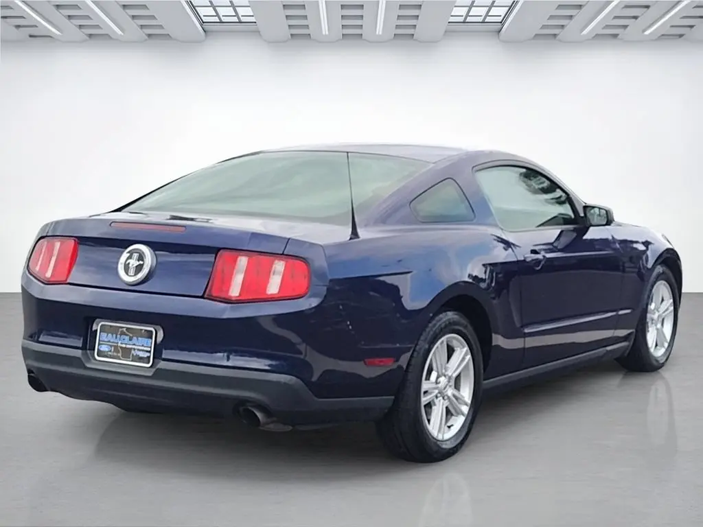 2012 Ford Mustang V6 photo 3