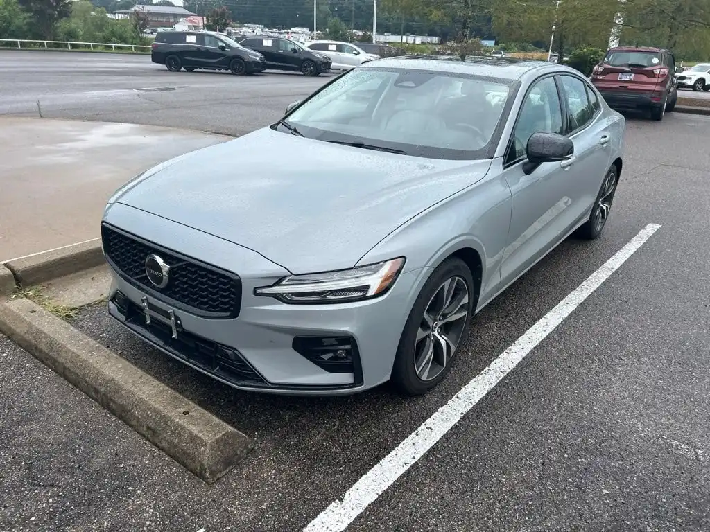 2024 Volvo S60 B5 Core Dark Theme AWD's photo