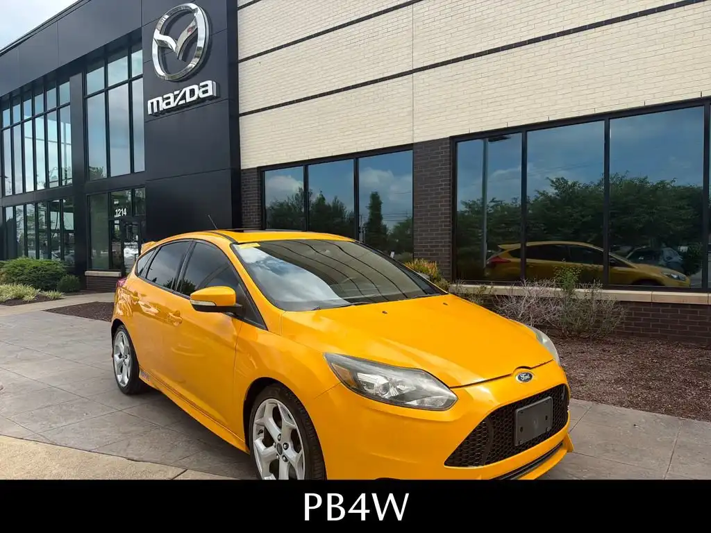 2013 Ford Focus 5 Door Hatch ST's photo