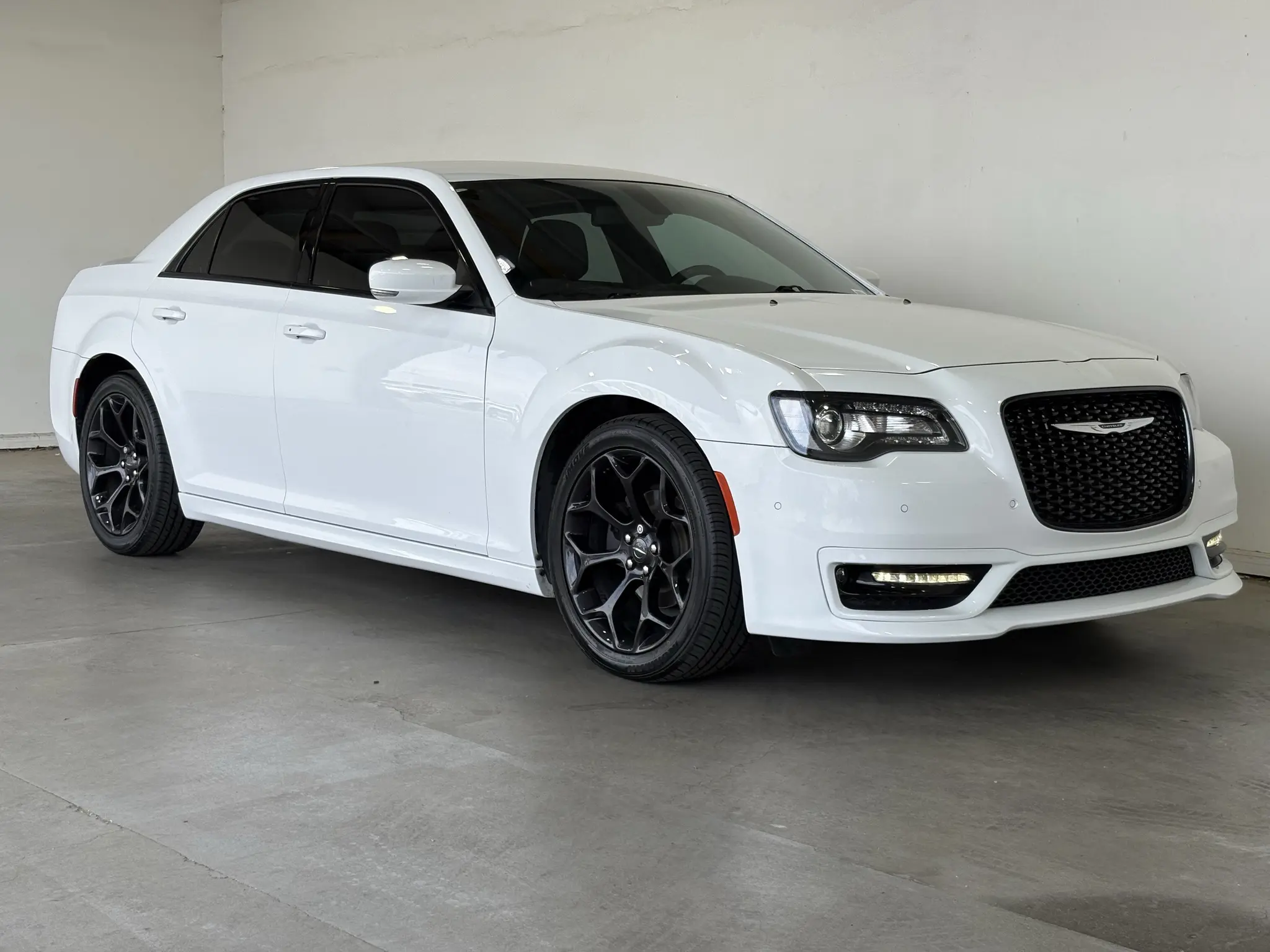 2020 Chrysler 300 S photo 4