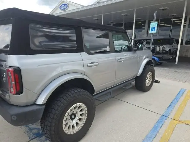 2021 Ford Bronco Outer Banks 4WD Advanced photo 5
