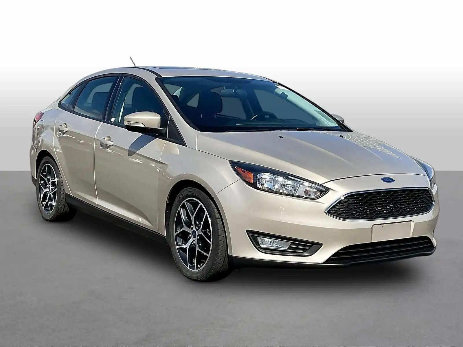 2017 Ford Focus SEL Sedan's photo