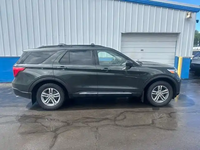 2022 Ford Explorer XLT 4WD's photo