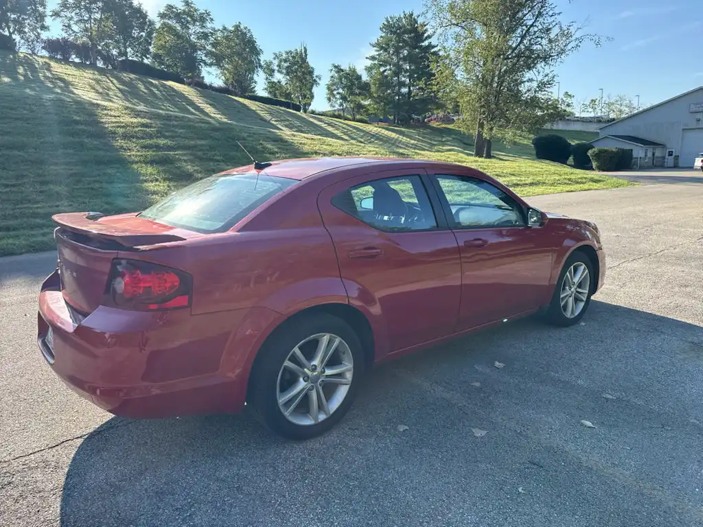 2012 Dodge Avenger SXT Plus's photo