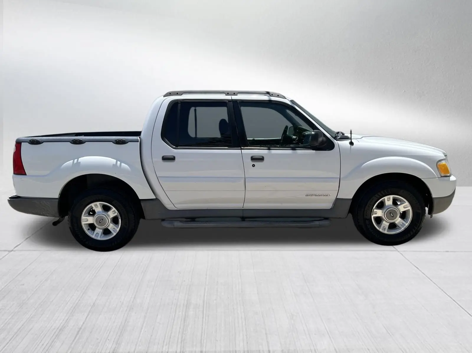 2001 Ford Explorer Base photo 5