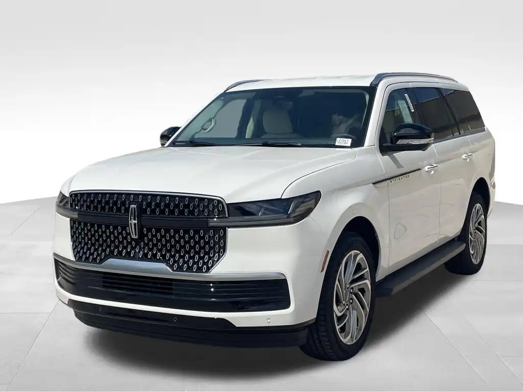 2027 Lincoln Navigator Premiere AWD's photo