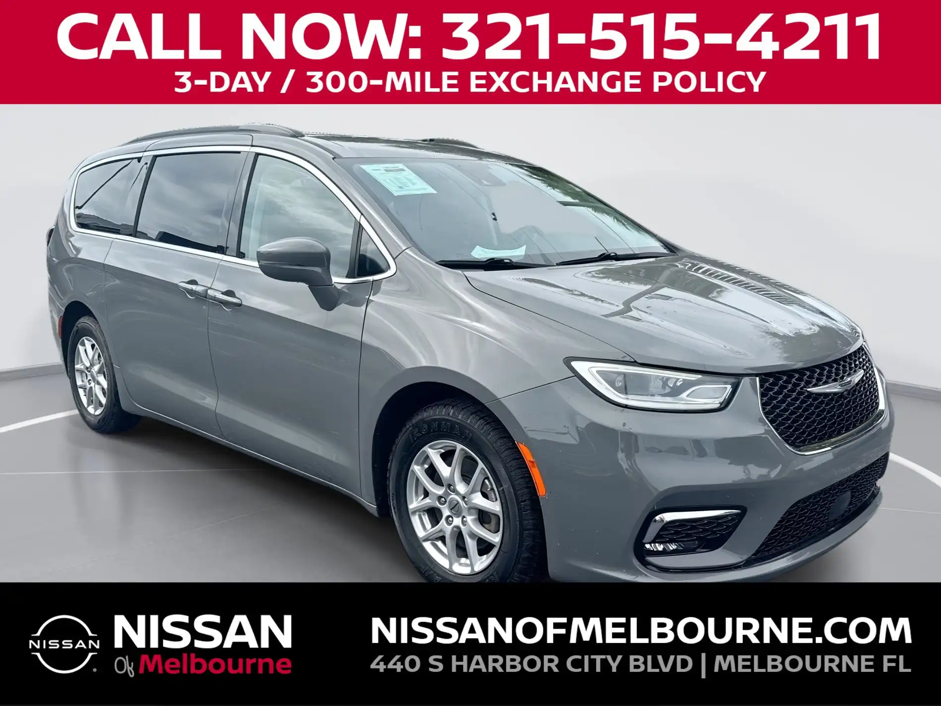 2022 Chrysler Pacifica Touring L's photo