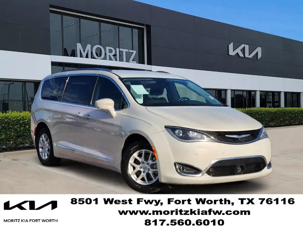 2020 Chrysler Pacifica Touring L's photo