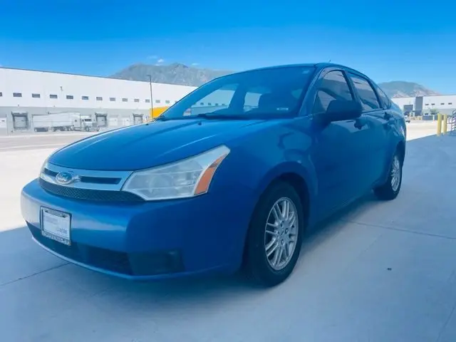 2010 Ford Focus SE photo 3