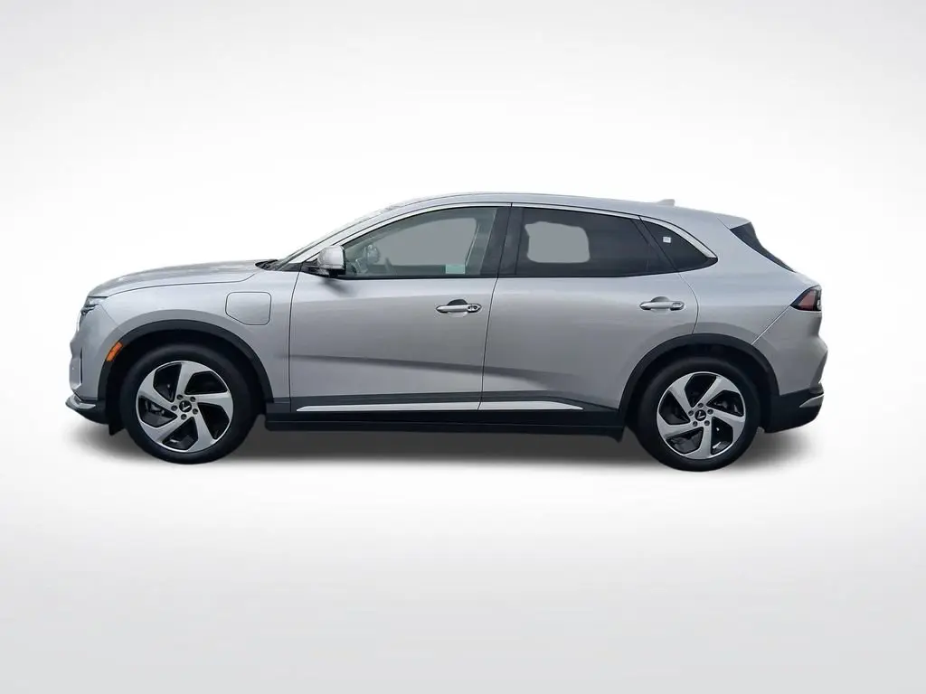 2023 VinFast VF 8 Standard Range photo 4