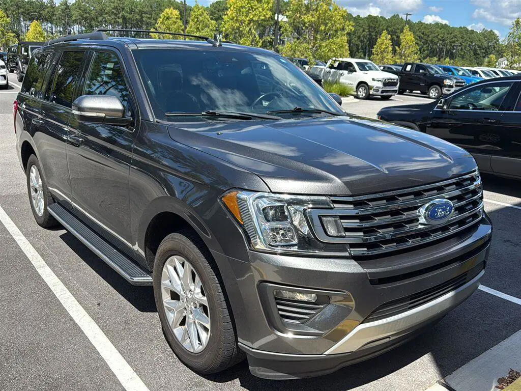 2021 Ford Expedition XLT photo 3