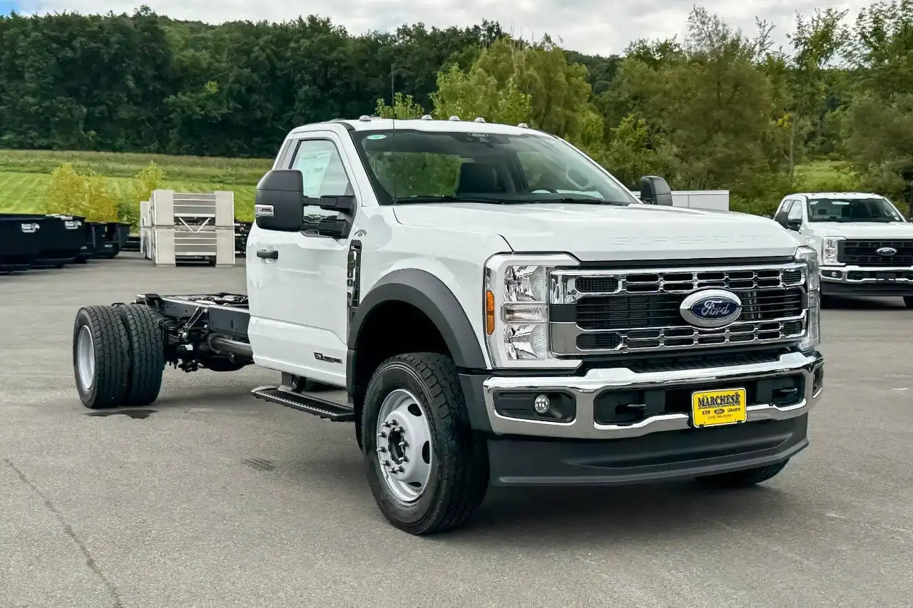 2026 Ford F-600 XL 4WD Regular Cab DRW 205 in's photo